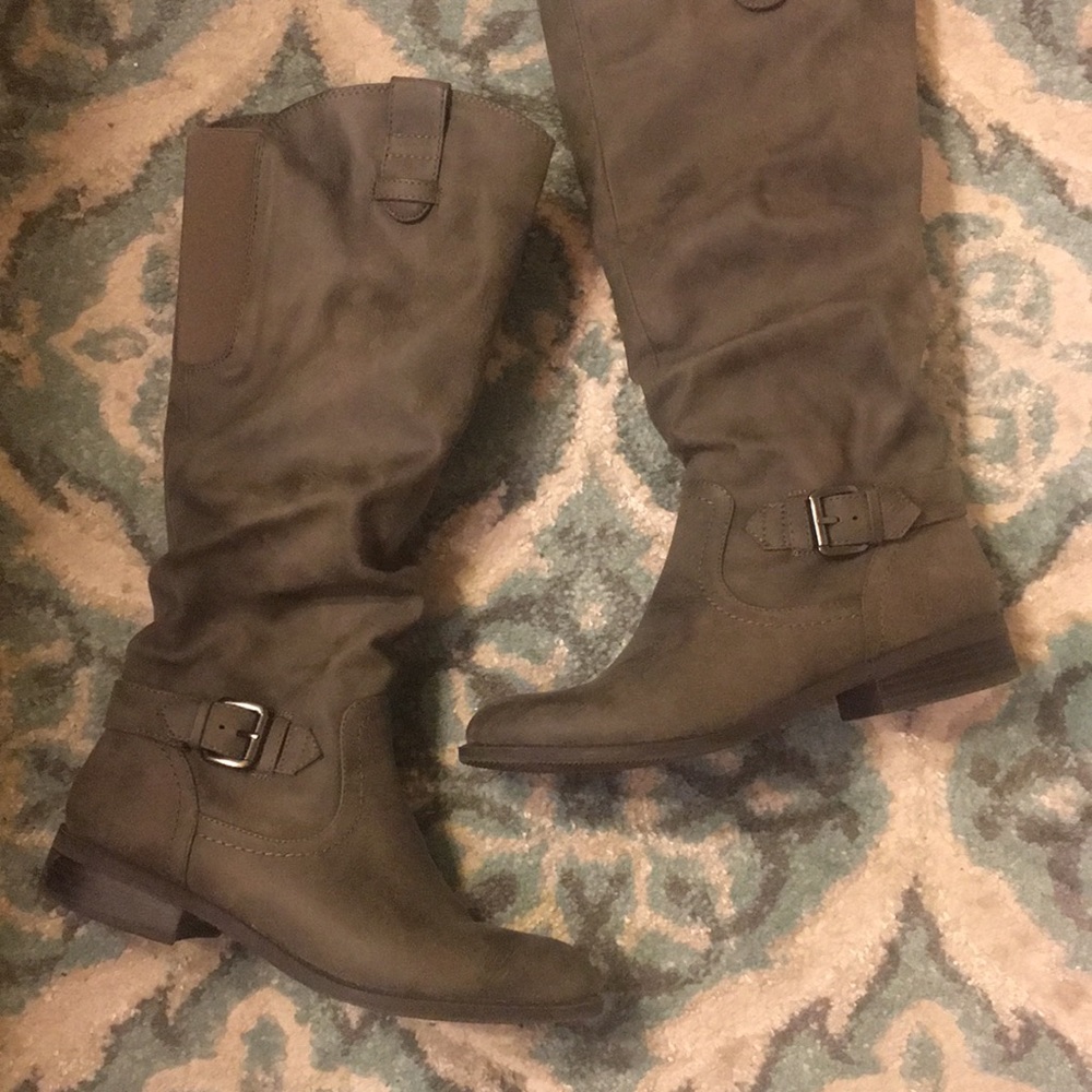 White mt riding boots